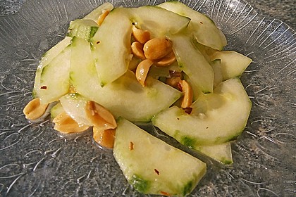 Thai Gurkensalat mit Erdnüssen und Chili 15