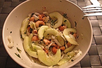 Thai Gurkensalat mit Erdnüssen und Chili 18