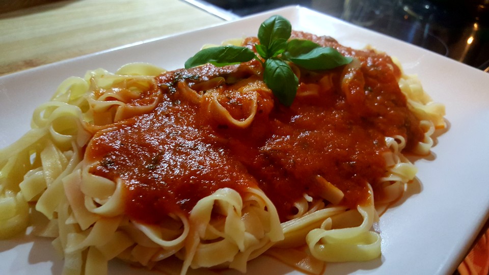 Tagliatelle mit Tomaten - Käse - Soße von sue_ellen | Chefkoch.de