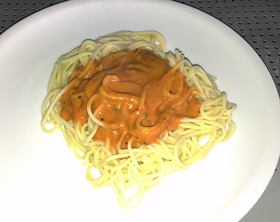 Tagliatelle mit Tomaten - Käse - Soße von sue_ellen | Chefkoch.de