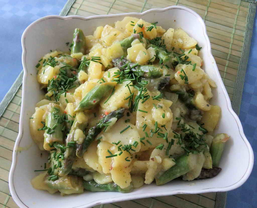 Spargel - Kartoffelsalat, sommerlich frisch von fine | Chefkoch.de