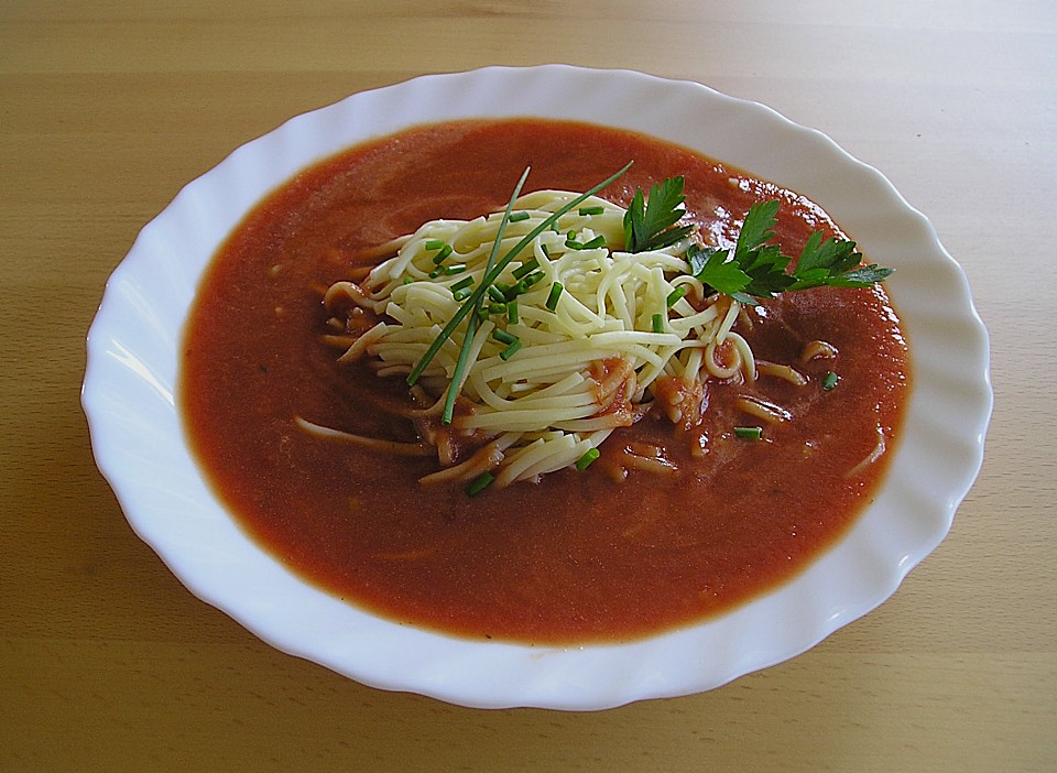 Tomatensuppe mit Nudeln und Basilikum von Ambarenya | Chefkoch.de