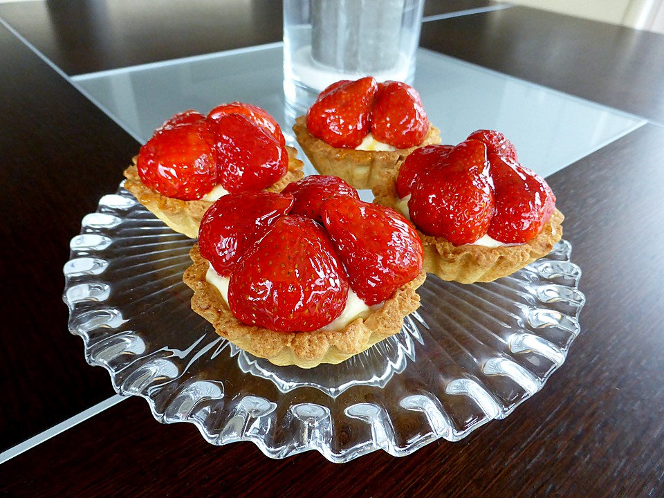 Erdbeertörtchen mit Vanillecreme von Pumpkin-Pie | Chefkoch.de
