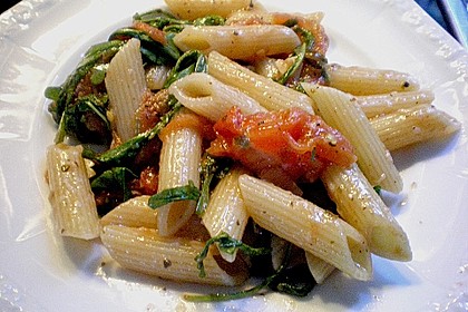 Penne mit Rucola und Tomaten 5