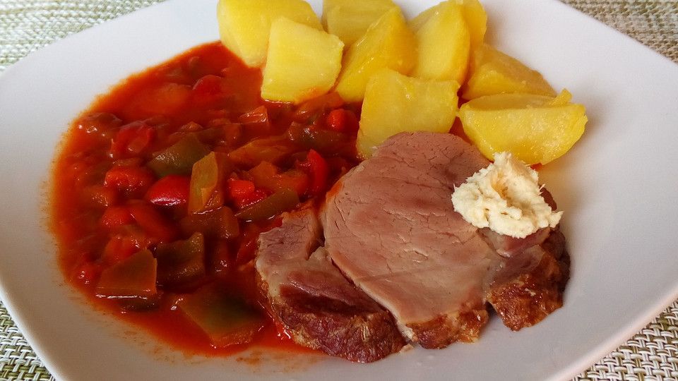 Waldviertler Karpfenfilet geschröpft mit Letschogemüse von Suppentopf ...