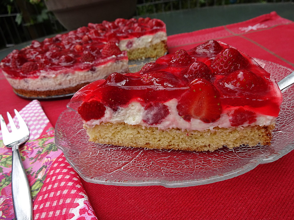 Erdbeerkuchen auf Rührteigboden von gruenerseestern | Chefkoch.de