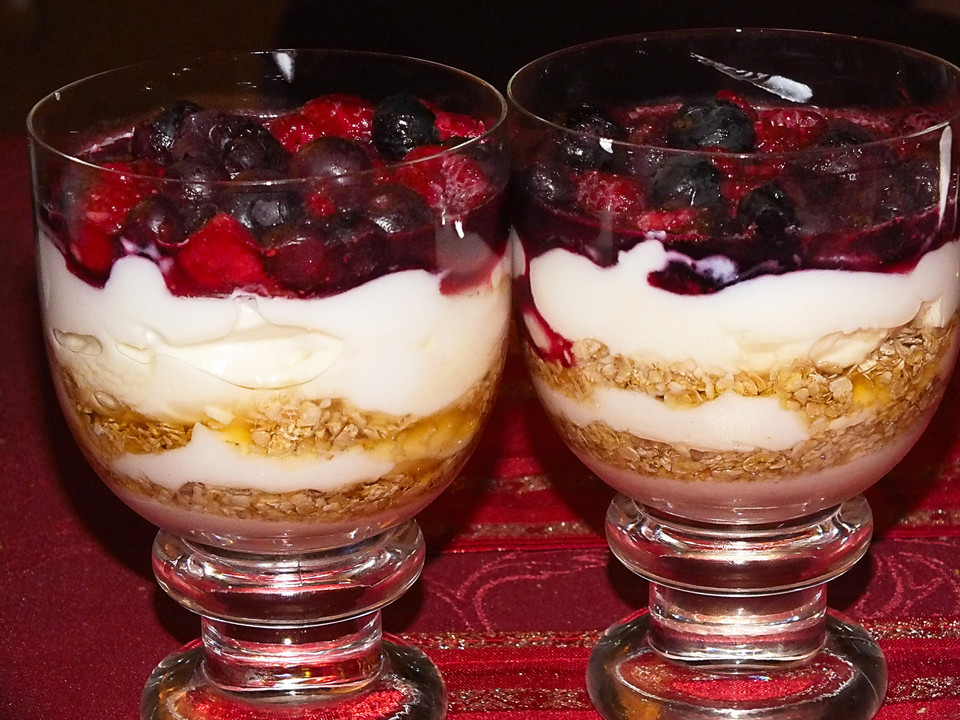 Mehrstöckige Beeren - Quark - Speise von Cha-Cha | Chefkoch.de