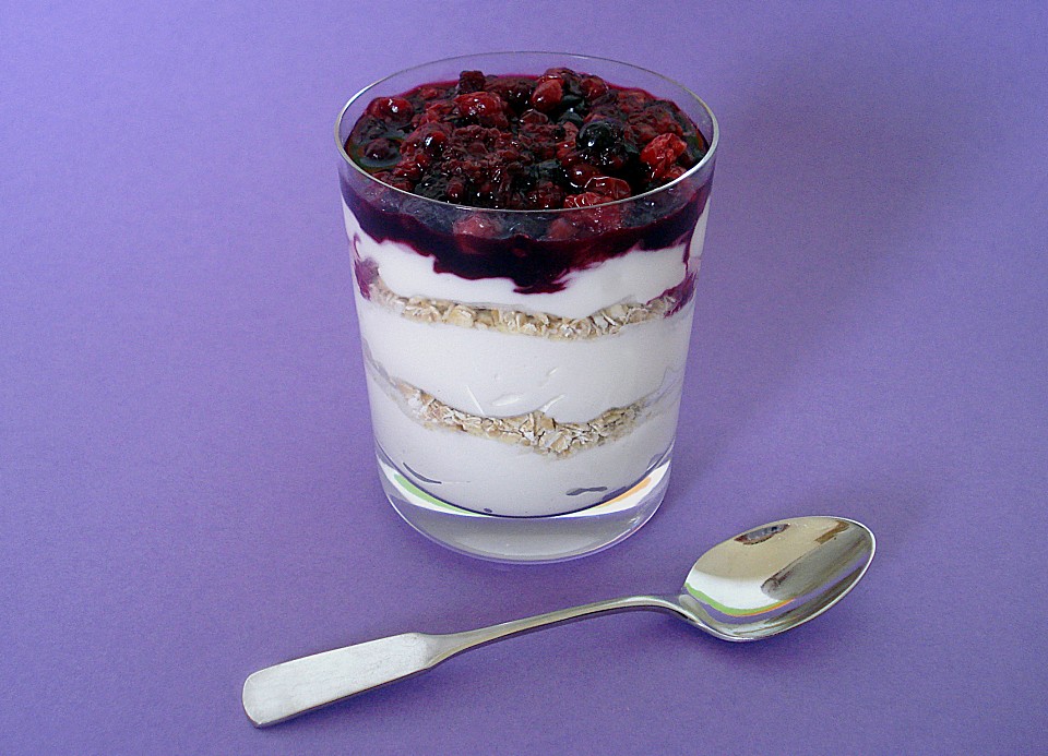 Mehrstöckige Beeren - Quark - Speise von Cha-Cha | Chefkoch.de