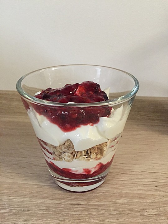Mehrstöckige Beeren - Quark - Speise von Cha-Cha | Chefkoch.de