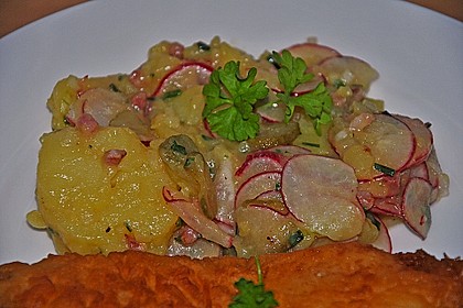 Kartoffelsalat mit Radieschen und Speck 15