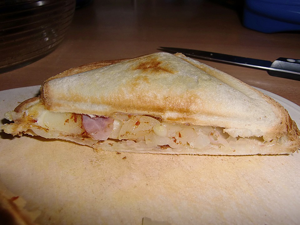 Schinken - Käse - Toast mit Zwiebel von gabipan | Chefkoch.de