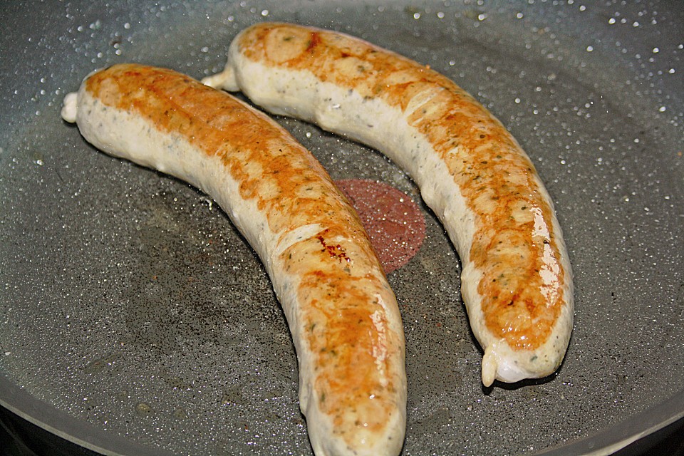 Silkes Bratwurst mit Sauerkraut und Kartoffeln von Fusselhase | Chefkoch.de