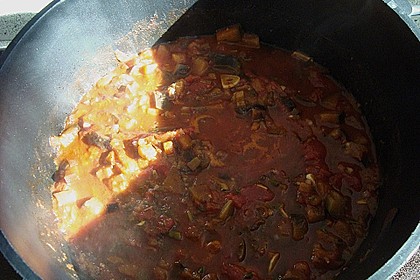 Penne mit Auberginen, Tomaten und Basilikum 6