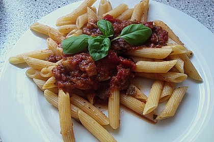 Penne mit Auberginen, Tomaten und Basilikum 1
