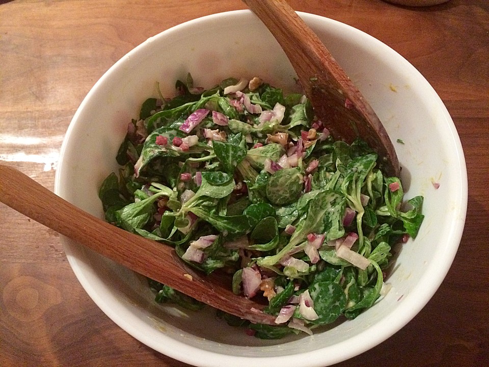 Feldsalat mit gehackten Walnüssen von Glasklar | Chefkoch.de