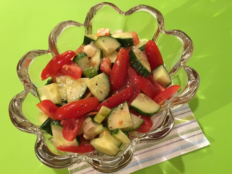 Tomaten - Gurken - Salat von natursuesse | Chefkoch.de