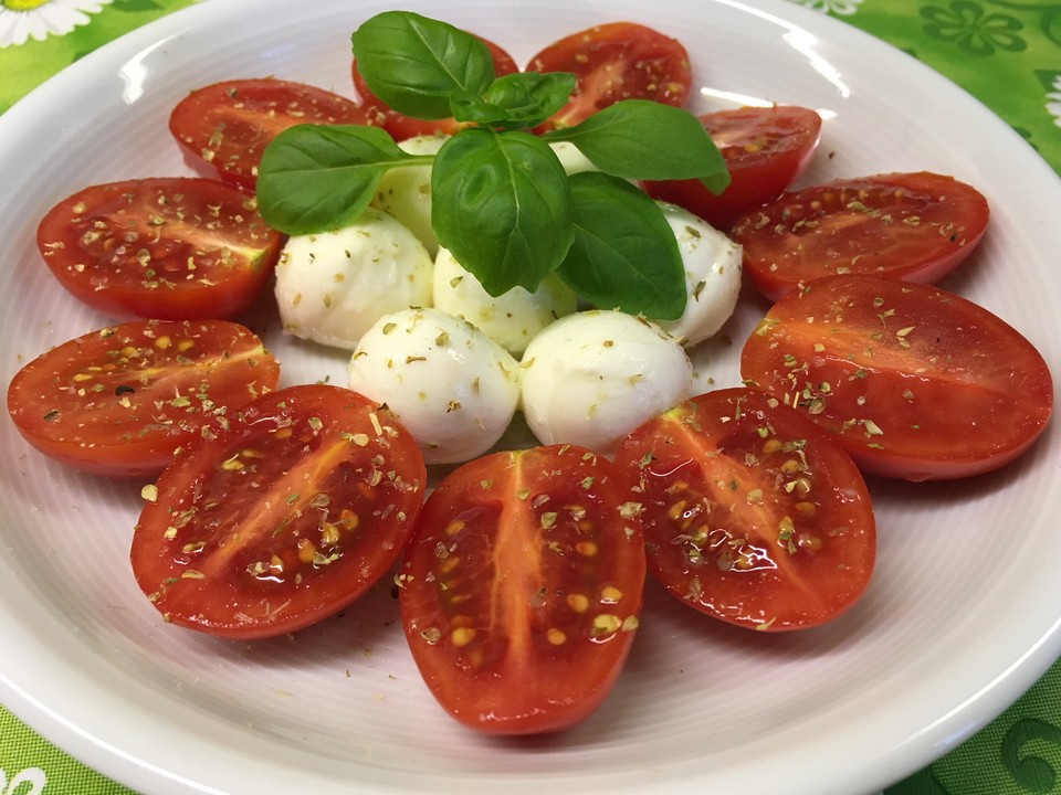 Mozzarella - Tomaten - Salat II von krom4720 | Chefkoch.de