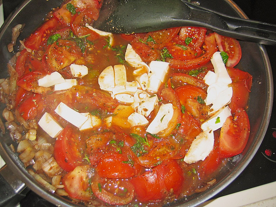 Tomatensauce mit Mozzarella aus frischen Zutaten von Meggixx | Chefkoch.de
