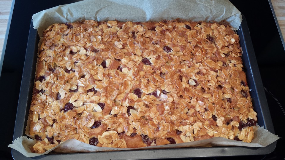 Schneller Blechkuchen mit Obst von kerstin0805 | Chefkoch.de