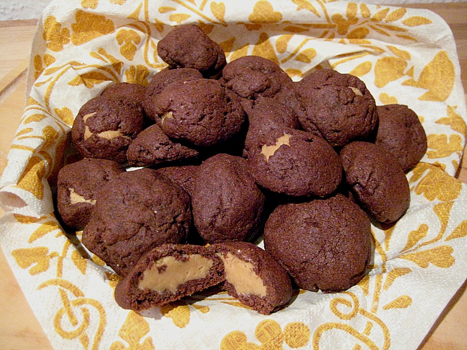 Schoko - Cookies mit Erdnussbutter - Füllung von pinktroublebee ...