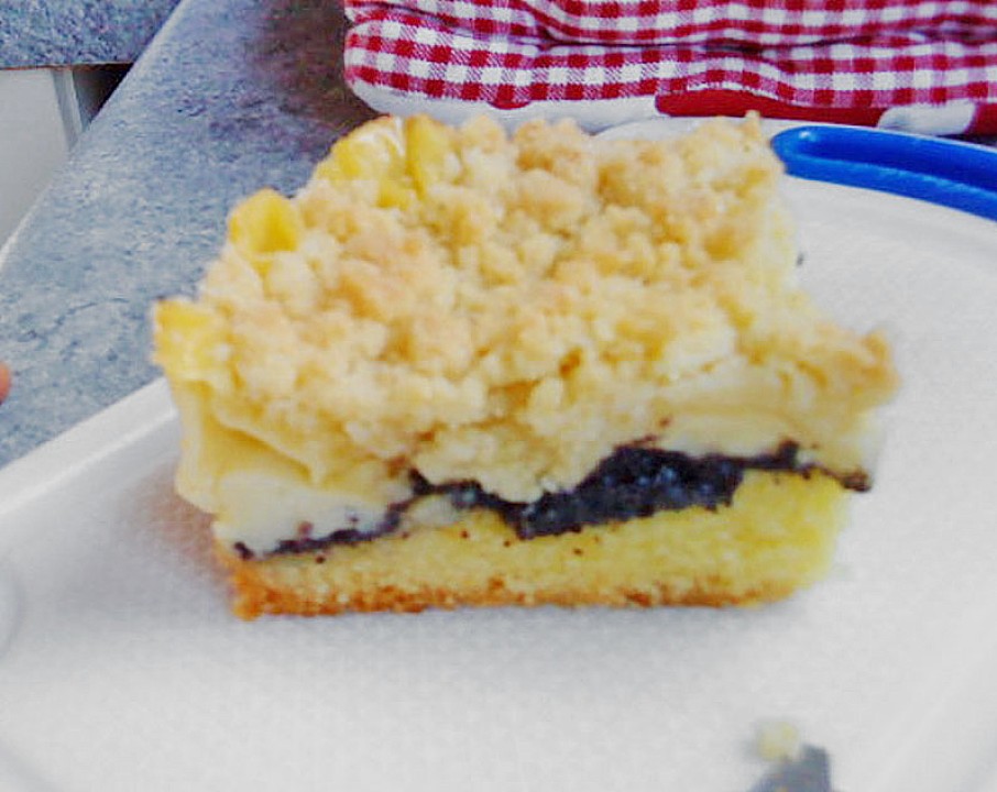 Pudding Schnitten mit Mohn und knusprigen Streuseln von pinktroublebee ...