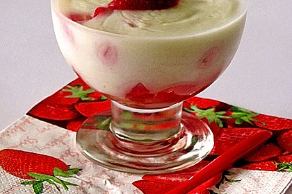 Vanillepudding mit Erdbeeren 11