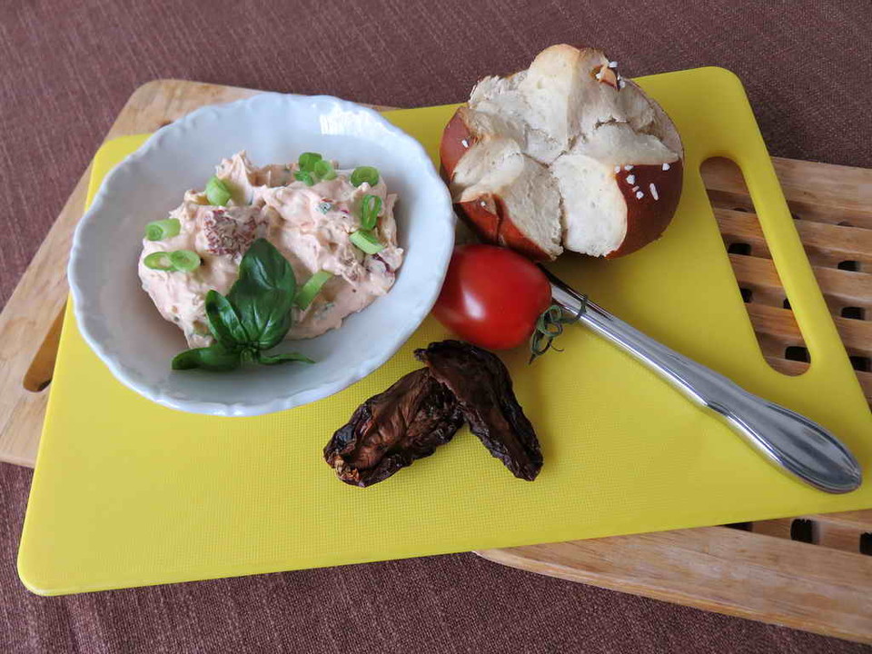 Mediterraner Frischkäse mit getrockneten Tomaten von Miss_Kathi ...
