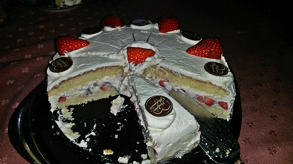 Erdbeer - Sahnetorte von anfieta | Chefkoch.de