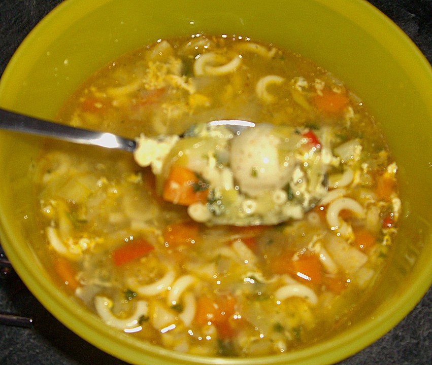 Meine Gemüse-Nudel Suppe von pusteblume083 | Chefkoch.de