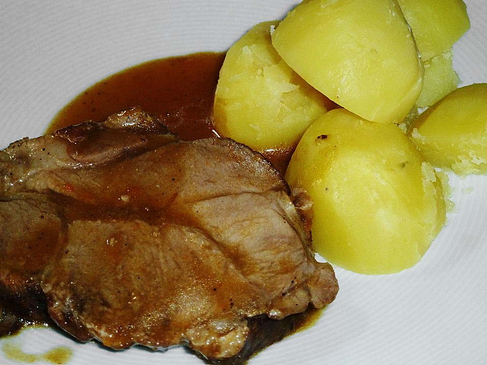 Schweinsbraten vom Hals mit viel Sauce von Tryumph800 | Chefkoch.de