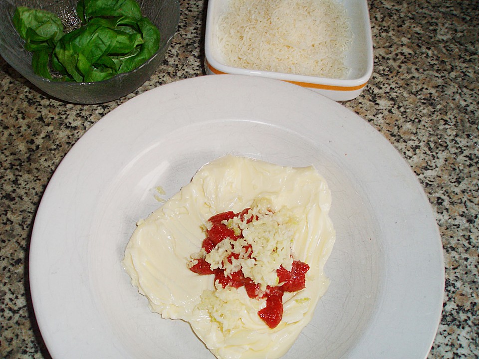 Tomaten - Basilikum - Butter mit Knoblauch von Jamaica | Chefkoch.de