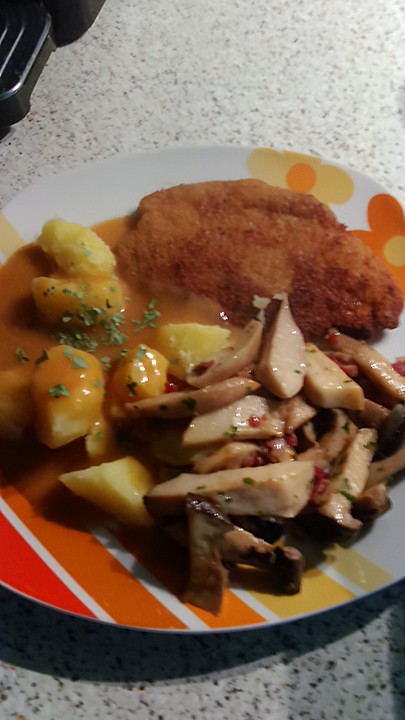 Schnitzel mit frischen Pilzen und Kartöffelchen von 2Küchenfeen ...