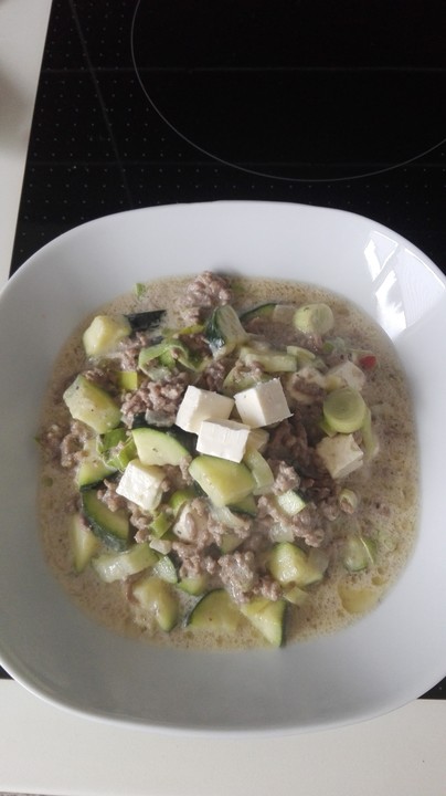 Zucchini - Hack - Pfanne mit Frischkäse von edelköchin | Chefkoch.de