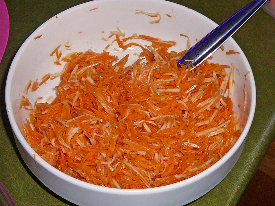 Möhren - Apfel - Salat von SHanai | Chefkoch.de