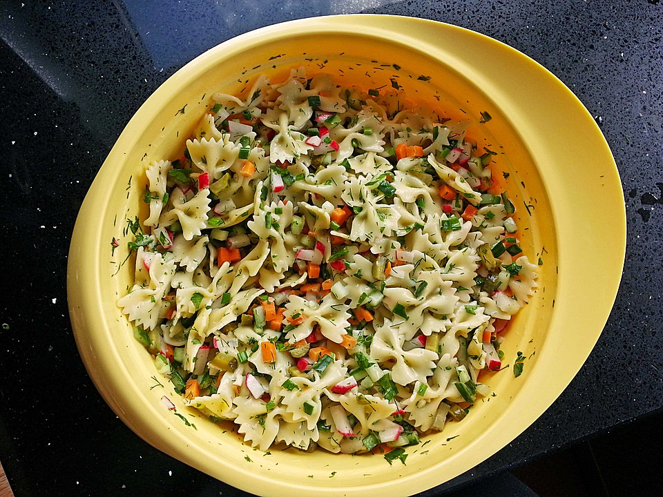 Frischer Sommernudelsalat von schnibbelchen | Chefkoch.de