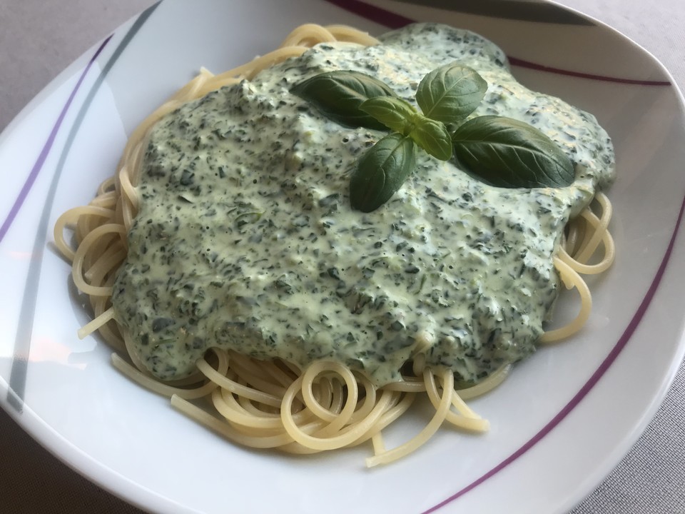 Spaghetti mit Spinat - Feta - Knobi - Soße von funny66 | Chefkoch.de