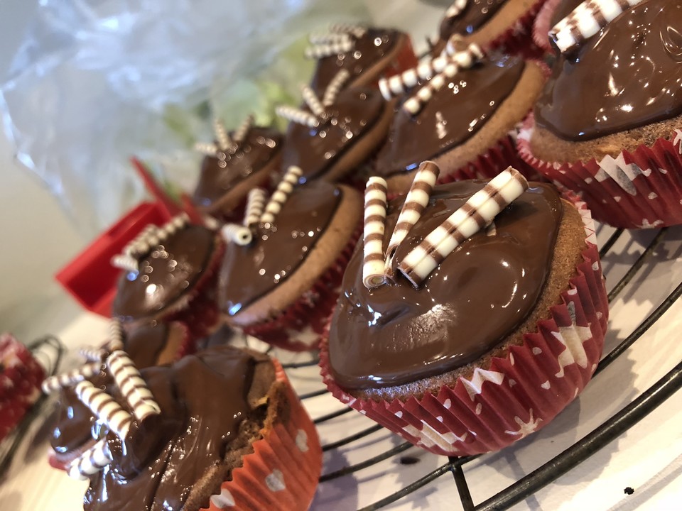 Schnelle Schokoladenglasur von igelein | Chefkoch.de Schnelle Schokoladenglasur von igelein | Chefkoch.de