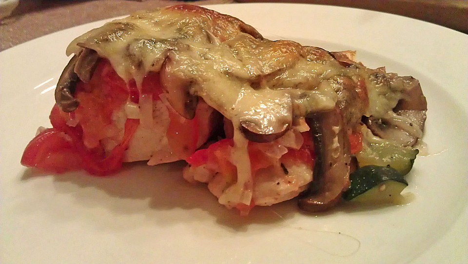 Überbackene Hähnchenfiletsteaks mit Tomate und Champignons von ...