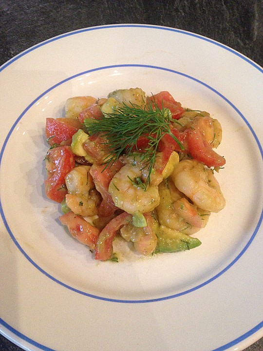 Tomaten - Avocado - Salat mit gebratenen Garnelen von GourmetKathi ...