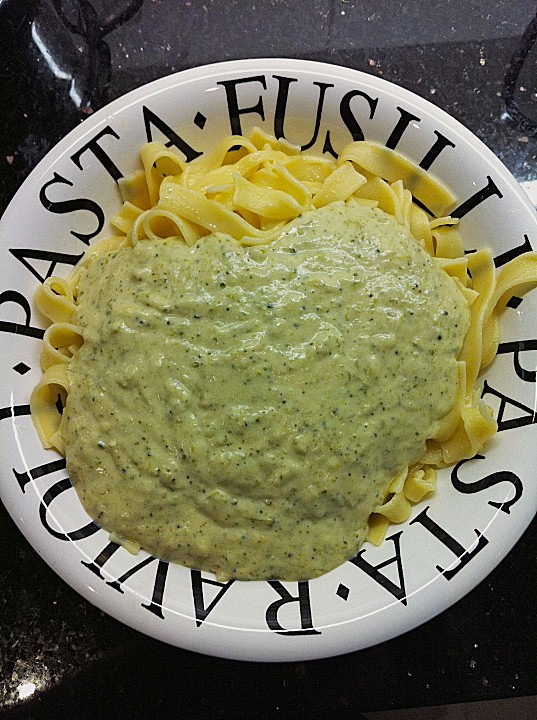 Spaghetti mit Brokkolisauce a la ma-ja von ma-ja | Chefkoch.de