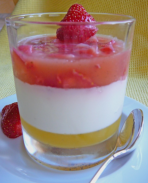 Holunderblüten - Joghurtmousse mit Erdbeeren - Orangen - Gelee von ...