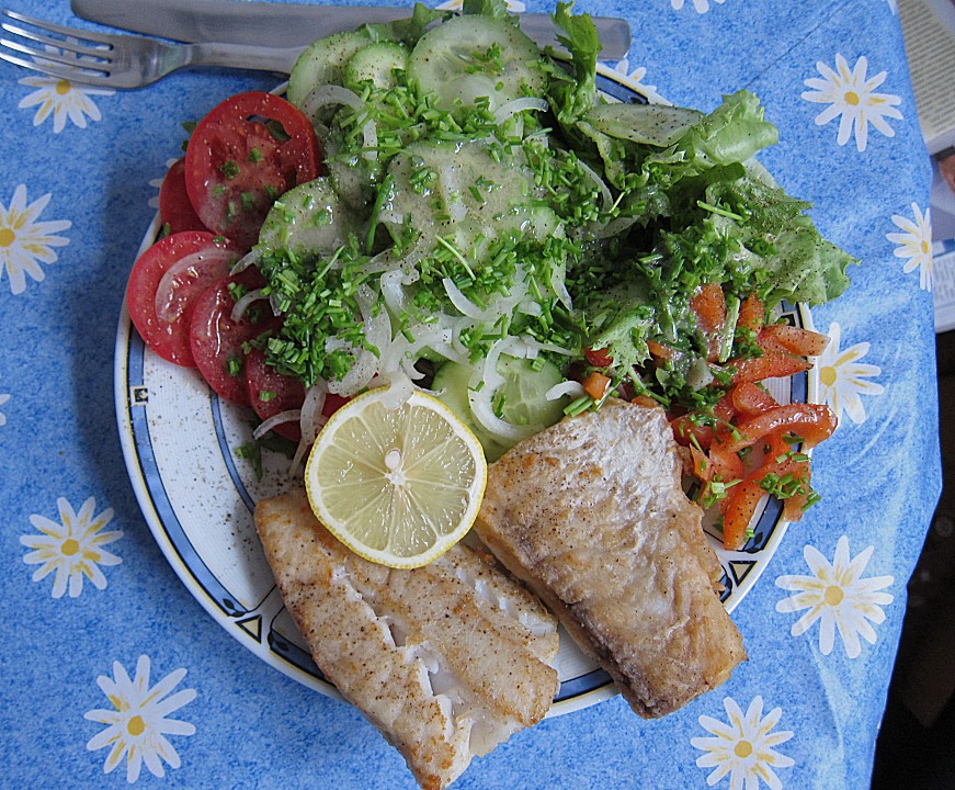 Salat mit gebratenem Fisch - Ein schmackhaftes Rezept | Chefkoch.de