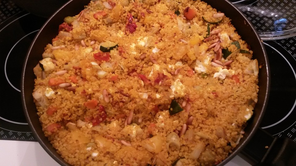 Bulgur - Gemüse - Feta - Auflauf mit Pinienkernen von agrimm | Chefkoch.de