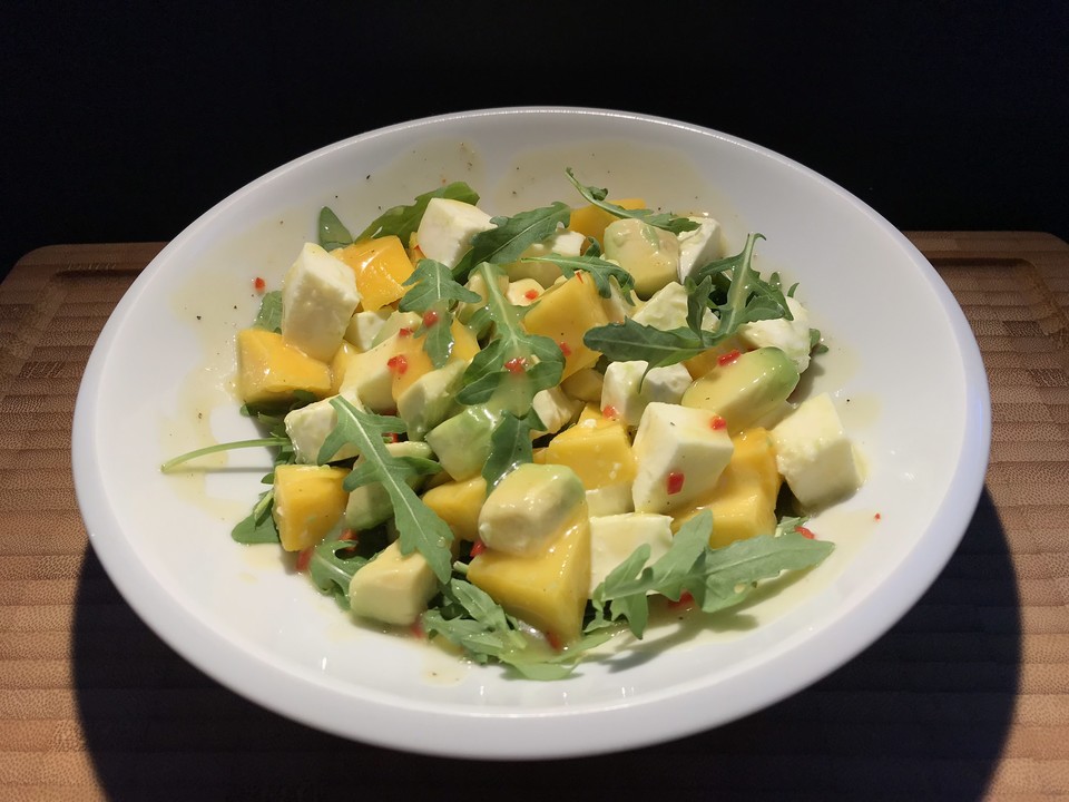 Rucolasalat mit Mango, Avocado und Mozzarella von anetschka888 ...