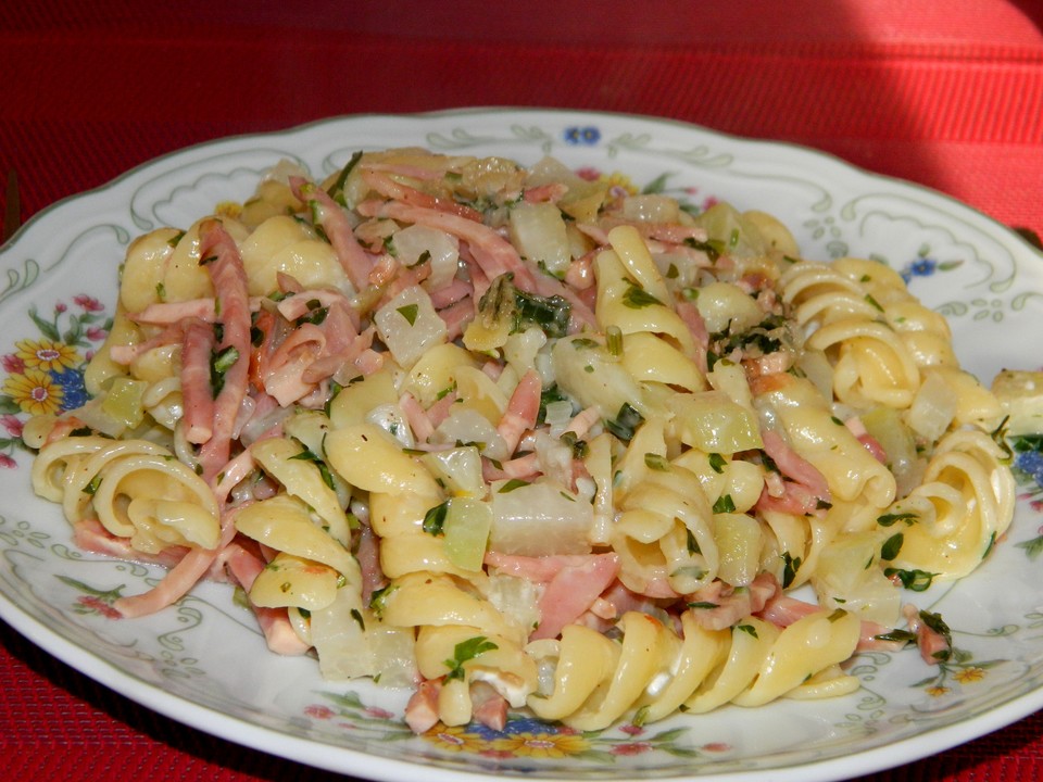 Nudeln mit Kohlrabi-Schinken-Sauce von Siane | Chefkoch.de