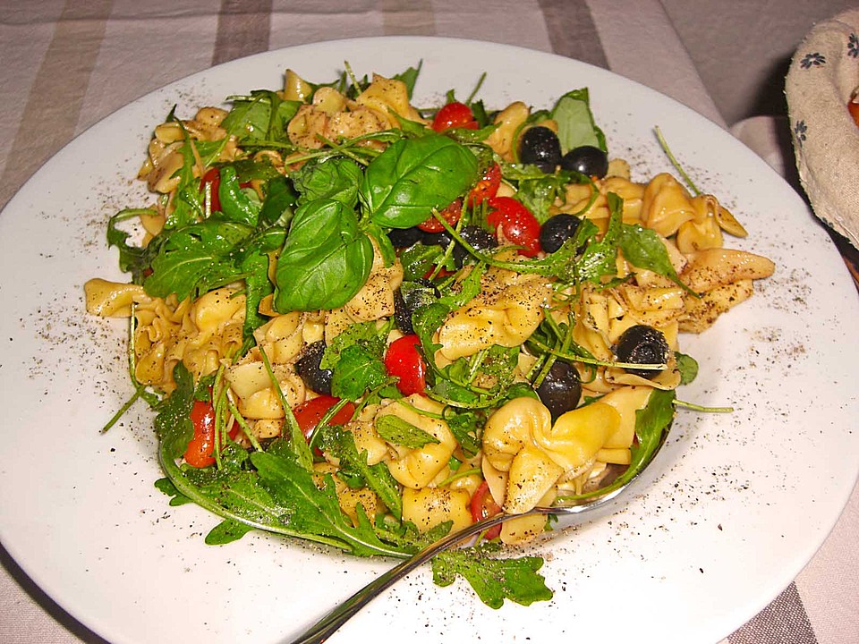 Tortellini - Rucola - Salat von LittleHeart | Chefkoch.de