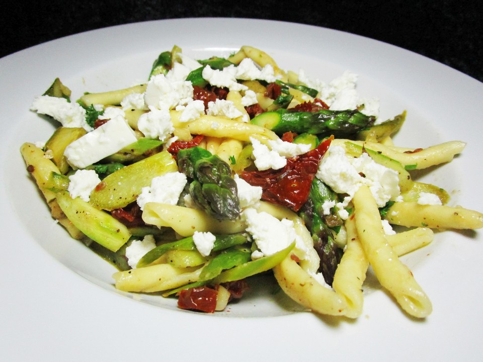 Spargel - Pasta mit getrockneten Tomaten von anfieta | Chefkoch.de