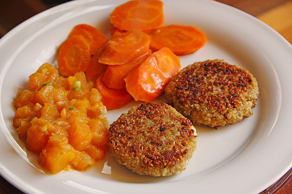 Grünkernpflanzerl (Grünkernbratlinge) mit Senfmöhren von Chrilipp ...