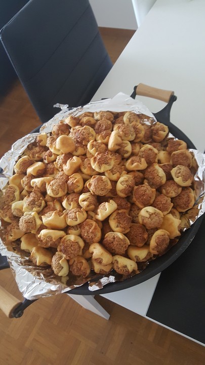 Blumen - Kekse mit Haselnussfülle von gabipan | Chefkoch.de
