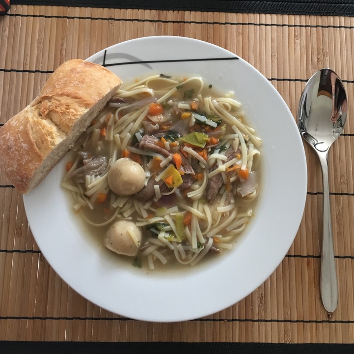 Rindfleischsuppe mit Nudeln und Gemüse von Roseanne | Chefkoch.de